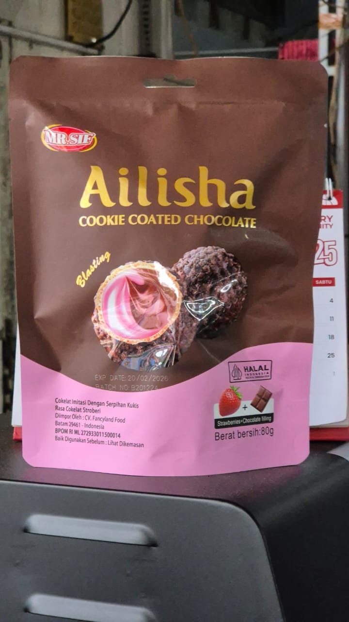 MR.SIF Ailisha Cookie Coated Chocolate 80g Starwberries Chocolate Filling