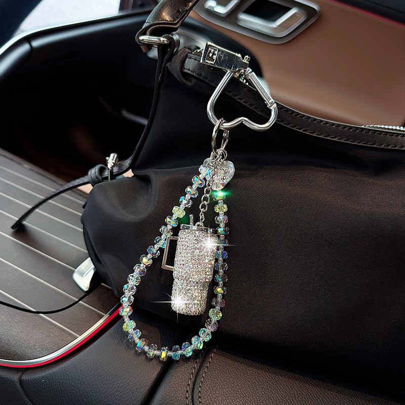 Bagcharm Diamond-Encrusted Water Bottle Aksesoris Fashion Gantungan Tas Lucu